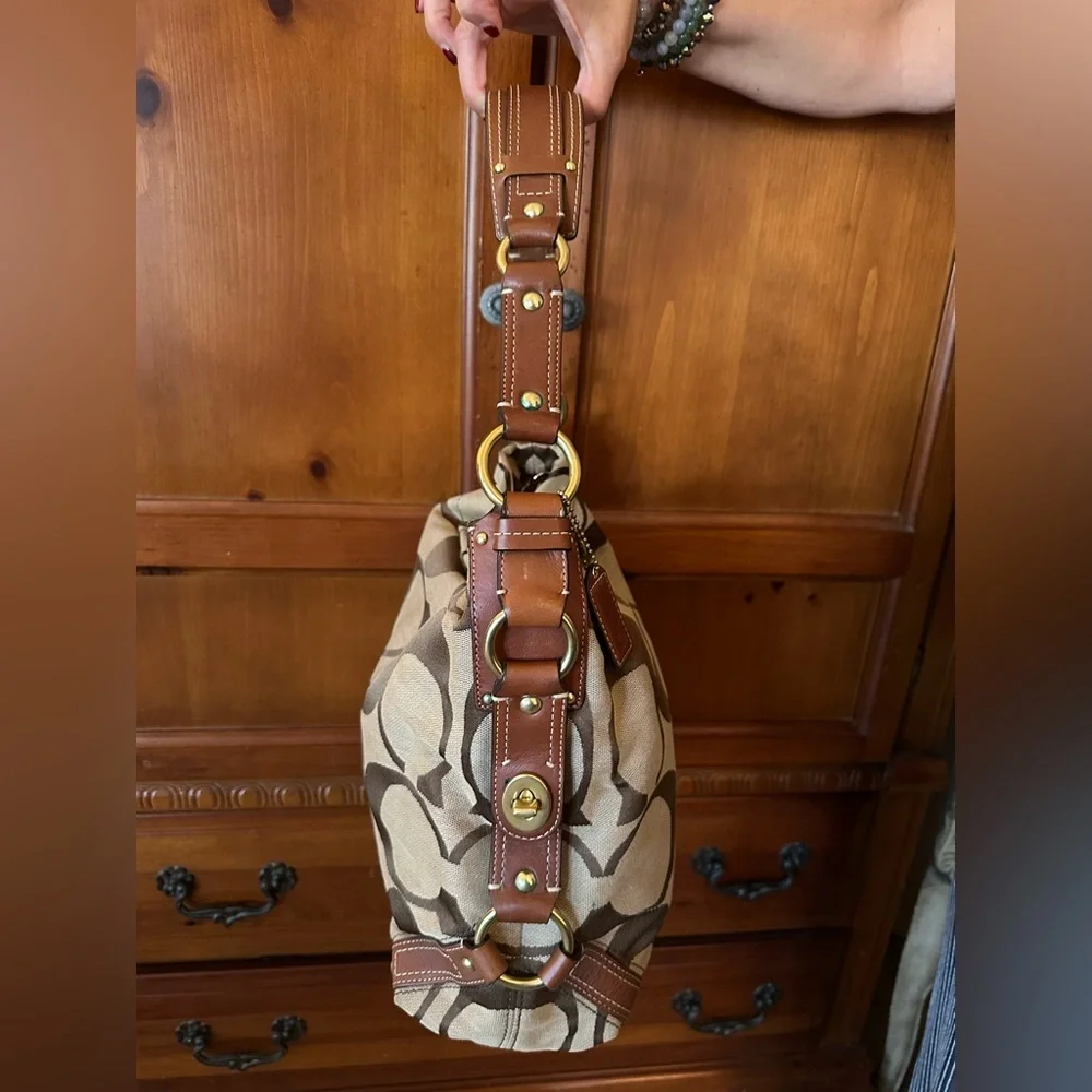 Signature  Coach hobo tote Brown Shoulder Bag - Picture 3 of 9